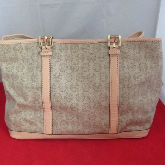 Michael Kors Jet Set PVC Signature Belted Tote - Picture 5 of 12